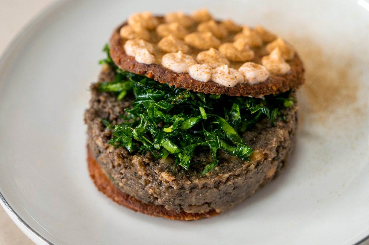 Çıtır Bulgur Ekmekli Mantar Burger Tarifi