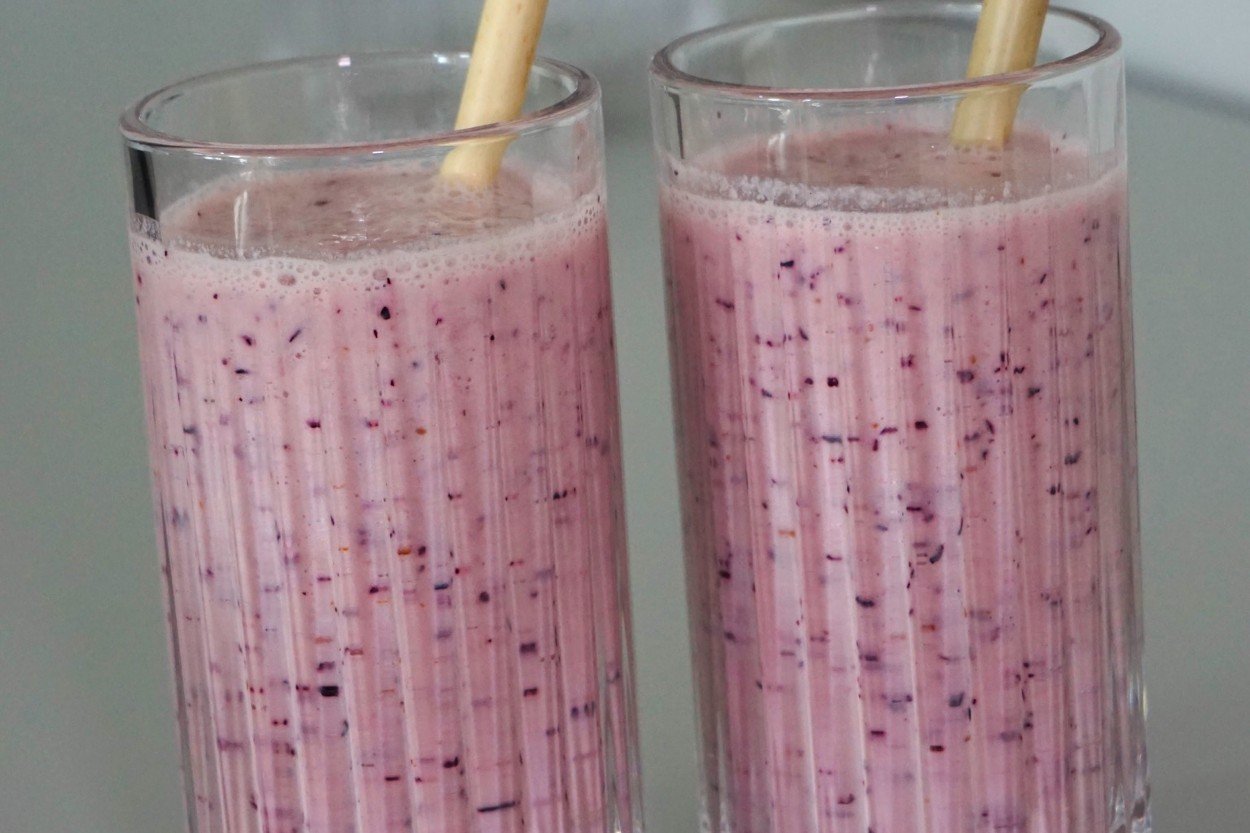 yaban-mersinli-ananasli-smoothie-seba