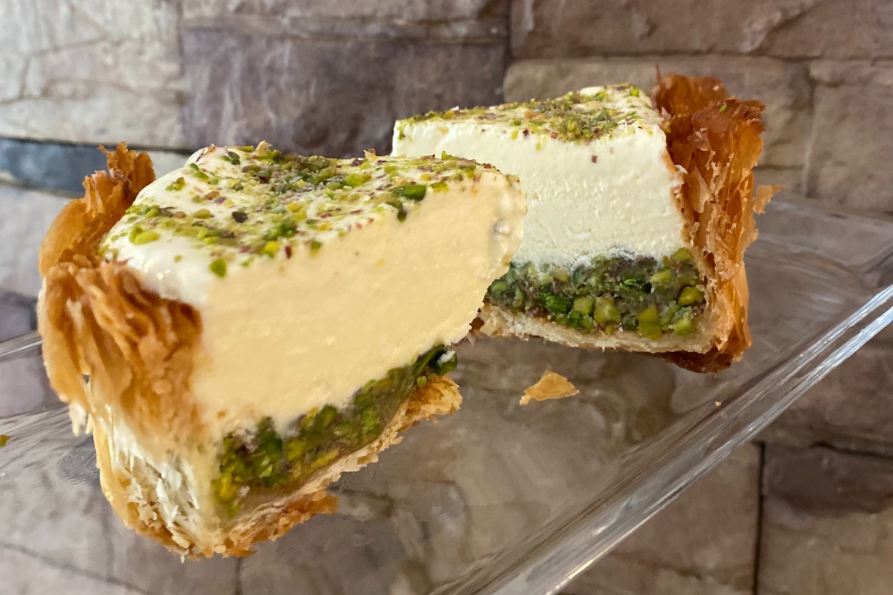 baklava-semifreddo-maker