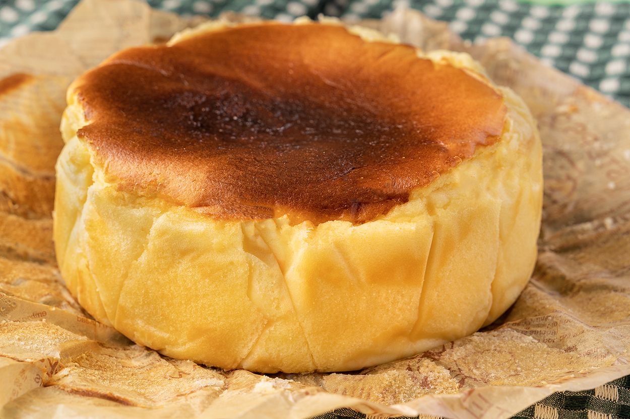 https://yemek.com/tarif/airfryerda-san-sebastian-cheesecake/ | Airfryer'da San Sebastian Cheesecake Tarifi 