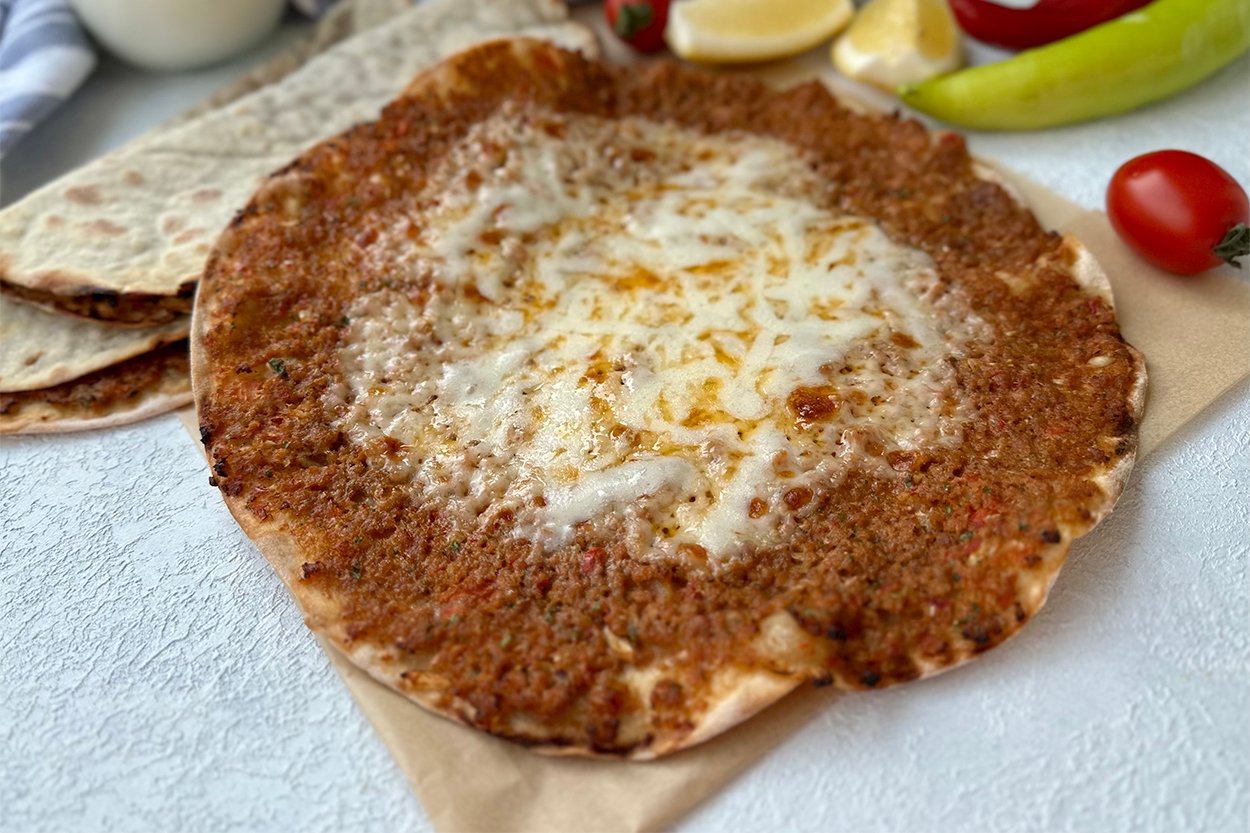 Kaşarlı lahmacun tarifi