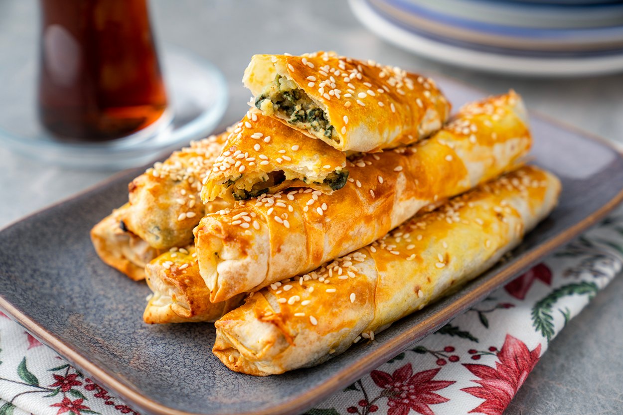 Ispanaklı patatesli börek tarifi