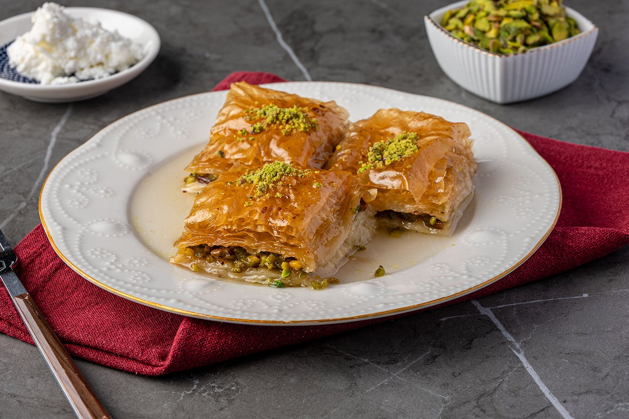 Baklavalık Yufkadan Baklava Tarifi