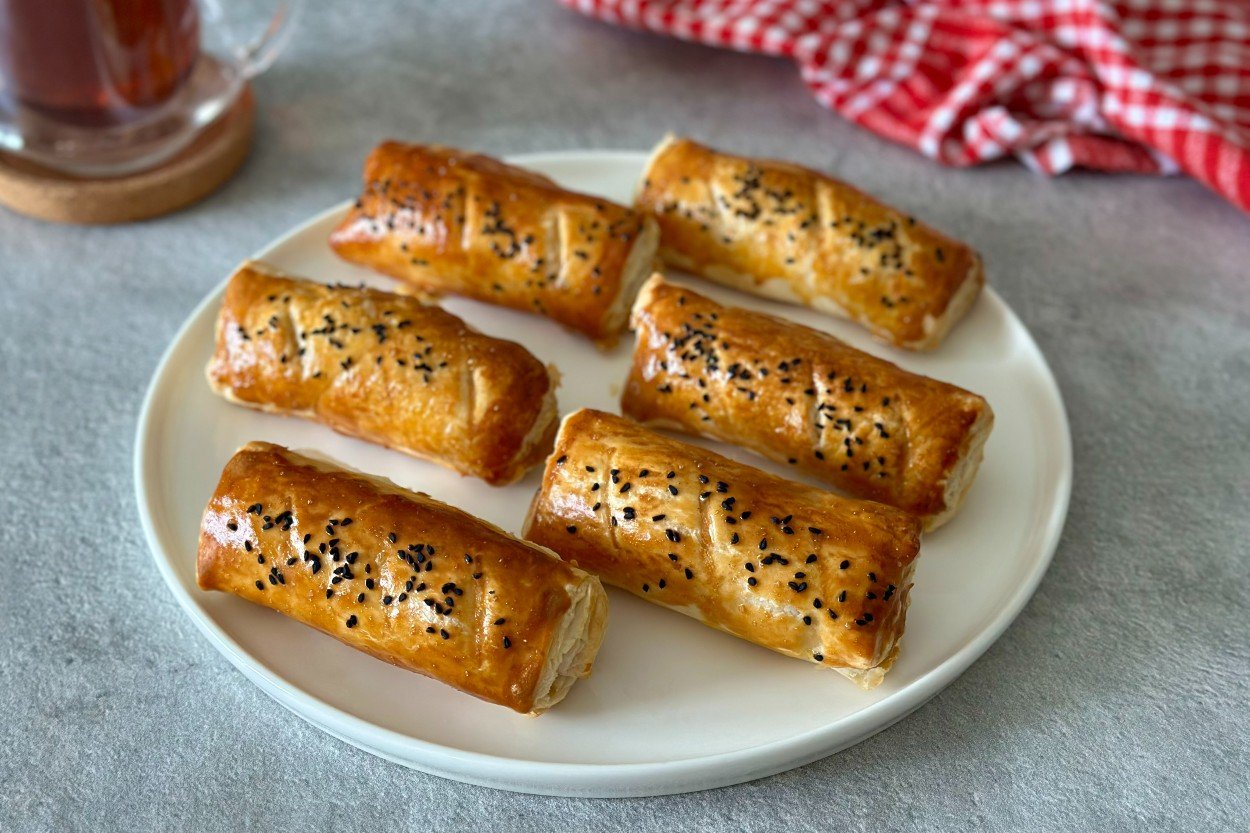 Peynirli Milföy Börek Tarifi