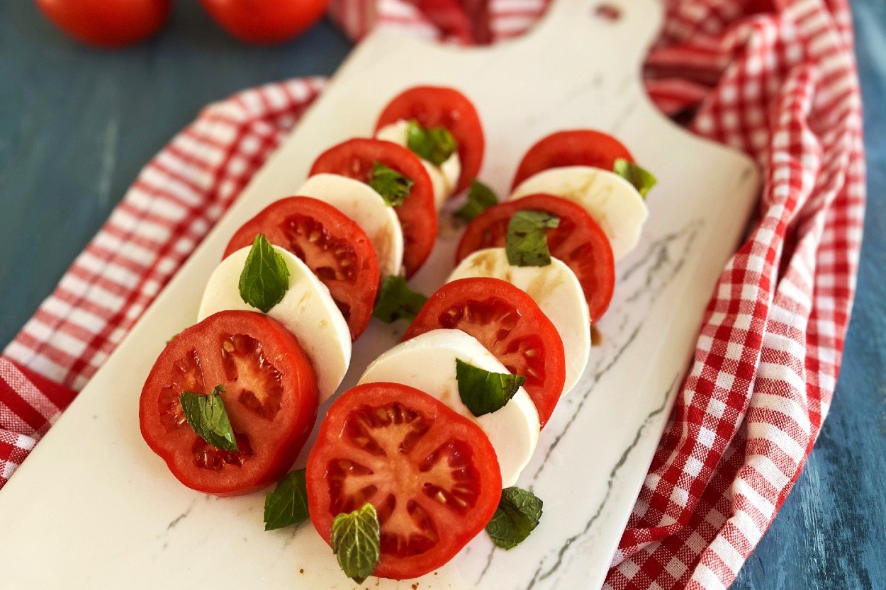 Caprese Salatası Tarifi