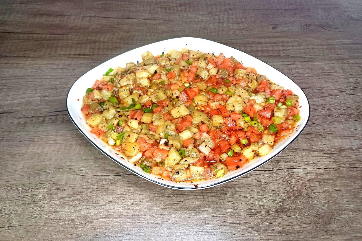 Sarımsaklı Patlıcan Salatası Tarifi