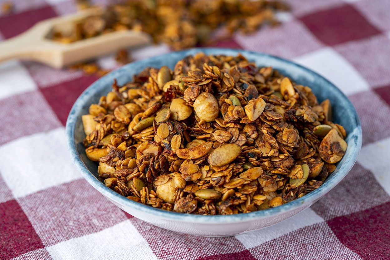 Ev Yapımı Tuzlu Granola Tarifi