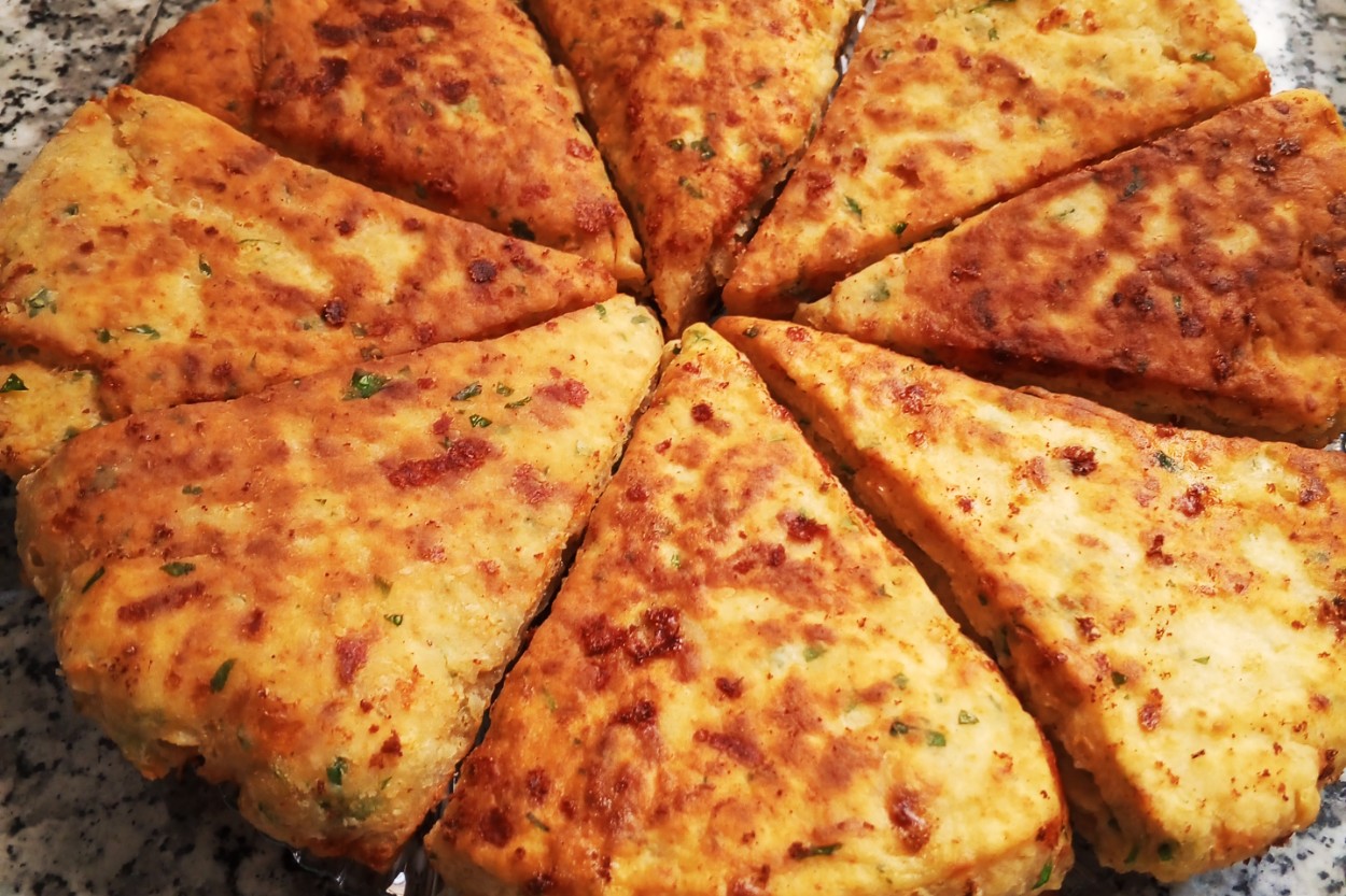 Peynirli Kahvaltı Pizzası Tarifi