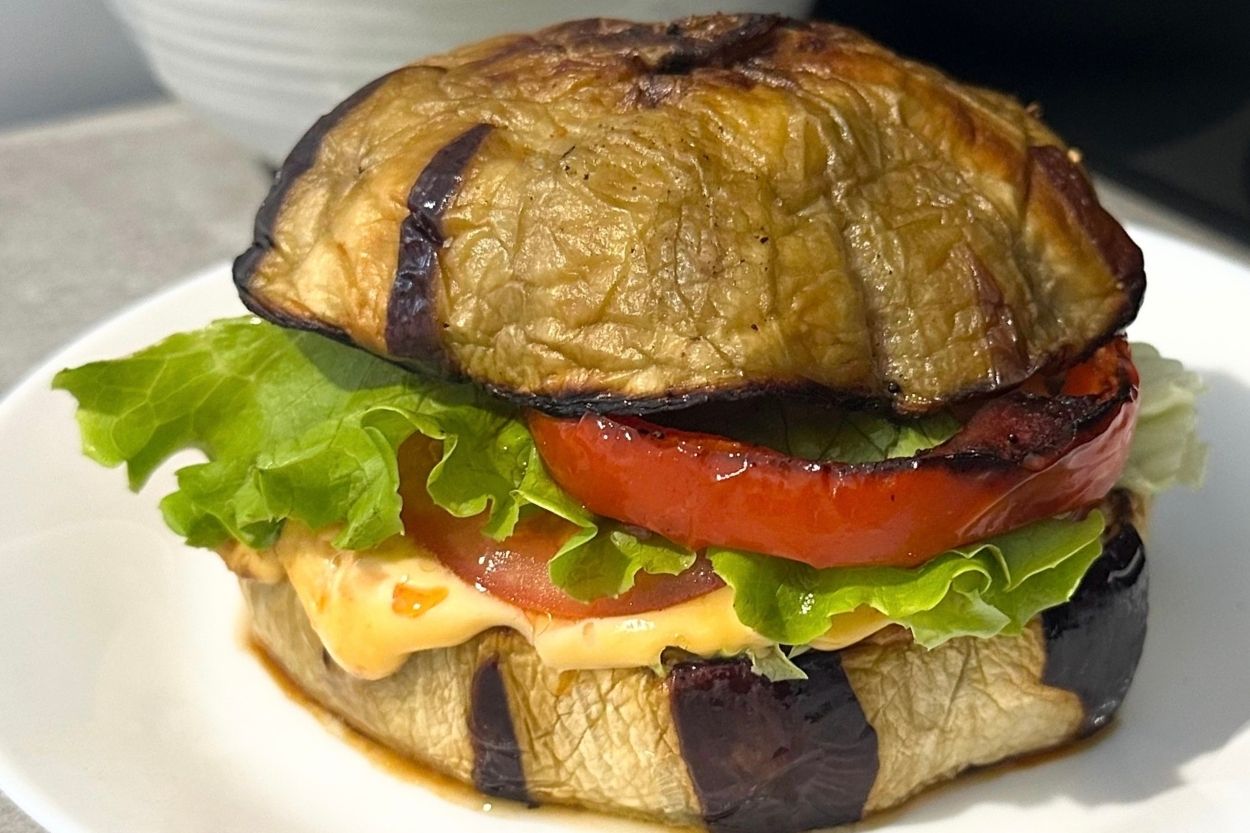 Ekmeksiz Patlıcan Burger Tarifi