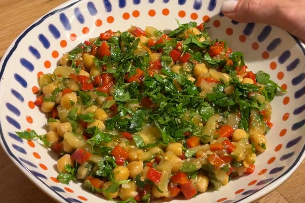 Köz Sebzeli Renkli Salata Tarifi