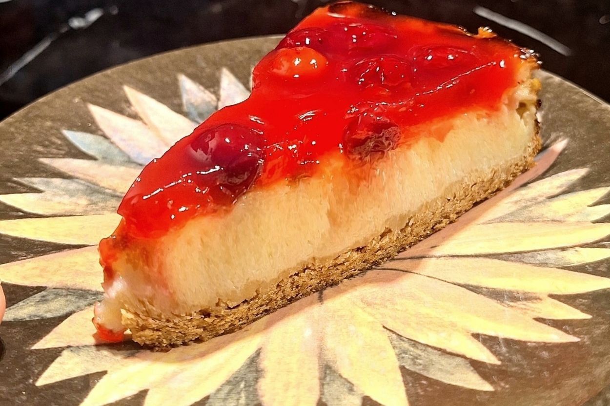 Peynirsiz Vişneli Cheesecake Tarifi