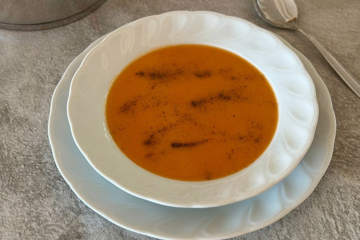 Unsuz Domates Çorbası Tarifi
