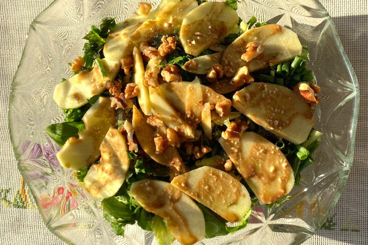Cevizli Yaz Salatası Tarifi