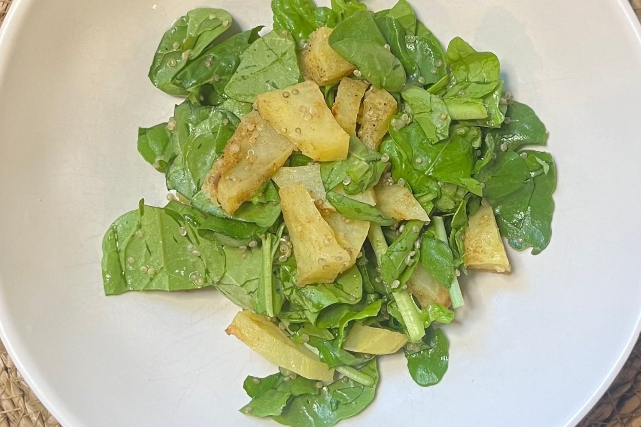 Fırınlanmış Patatesli Kinoa Salatası Tarifi