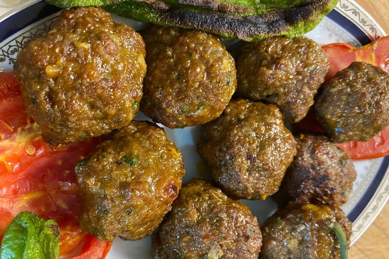 Mangal Tadında Köfte Tarifi