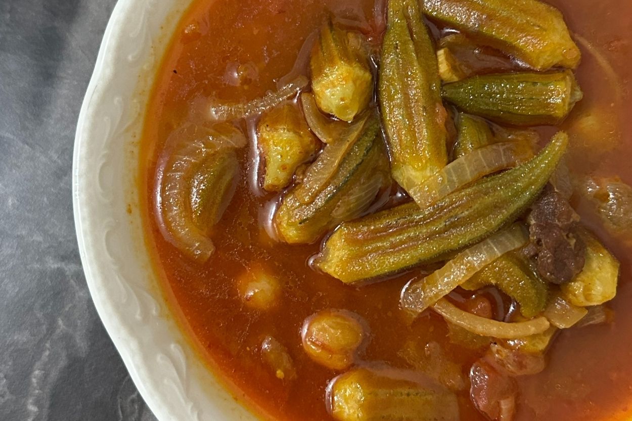 Zeytinyağlı Taze Bamya Yemeği Tarifi