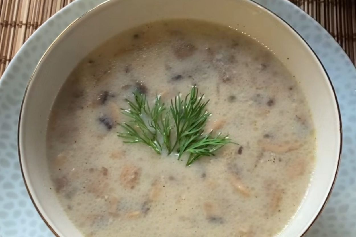 Dereotlu Mantar Çorbası Tarifi