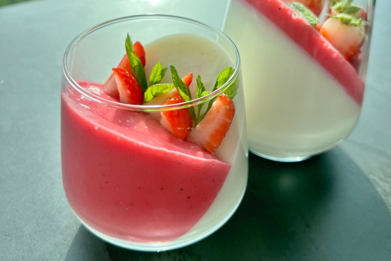 Çilekli Panna Cotta Tarifi