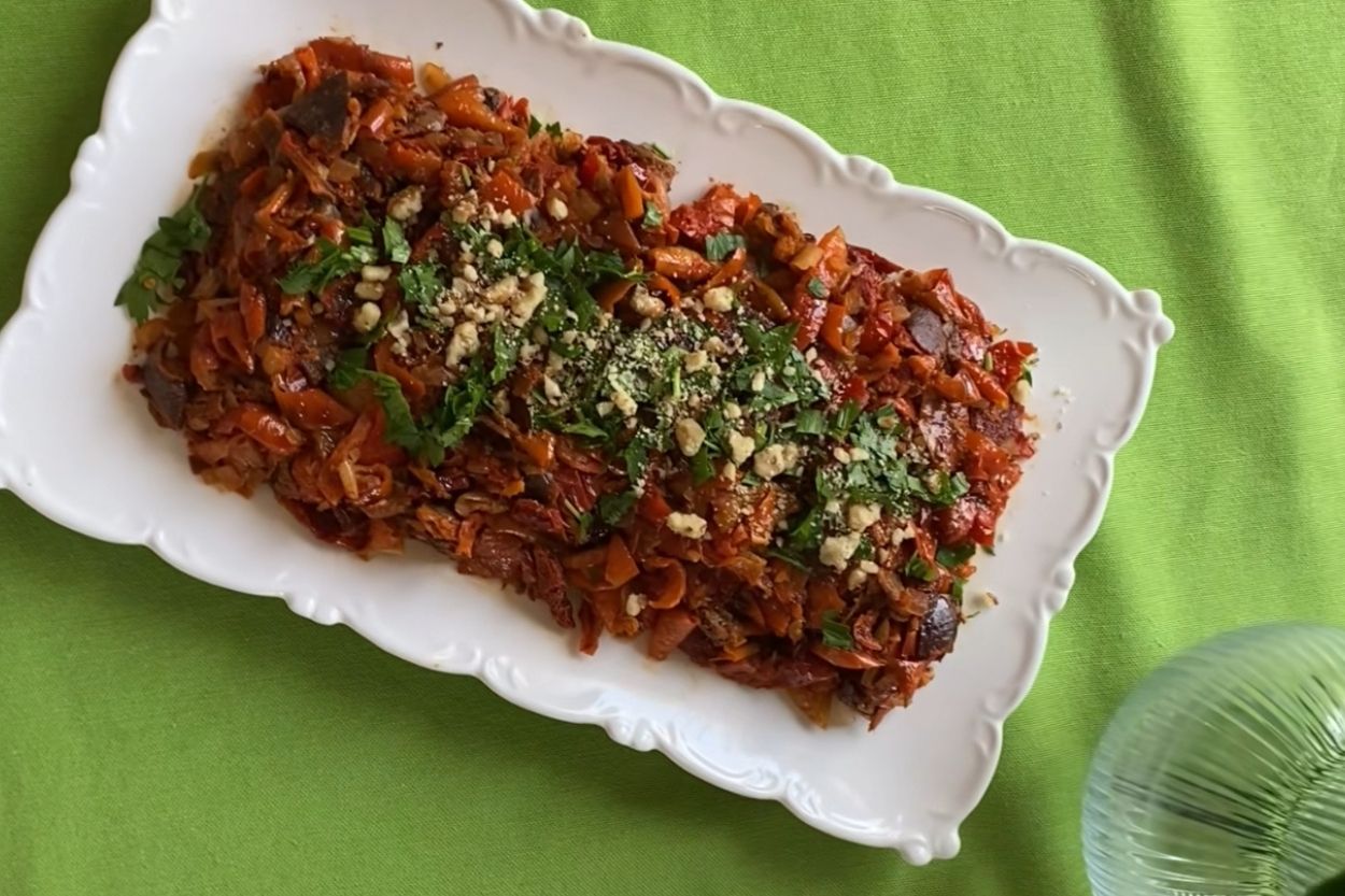 Kuru Domatesli Bezirgani Tarifi