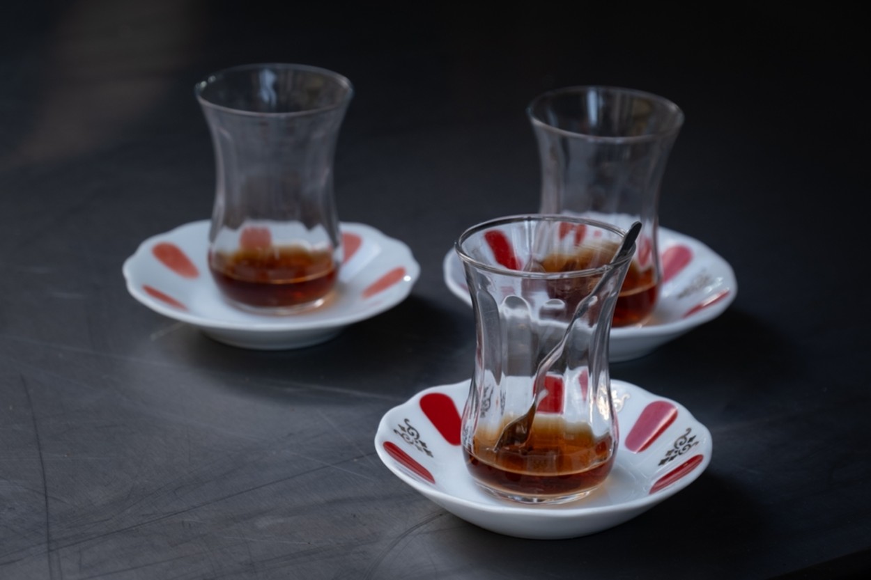 Çay Bardağı Nasıl Temizlenir?