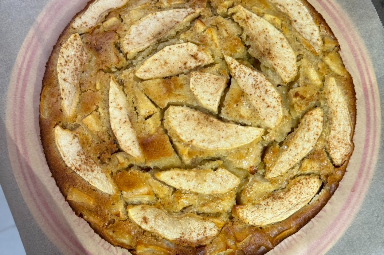 Elmalı Cevizli Tarçınlı Kek