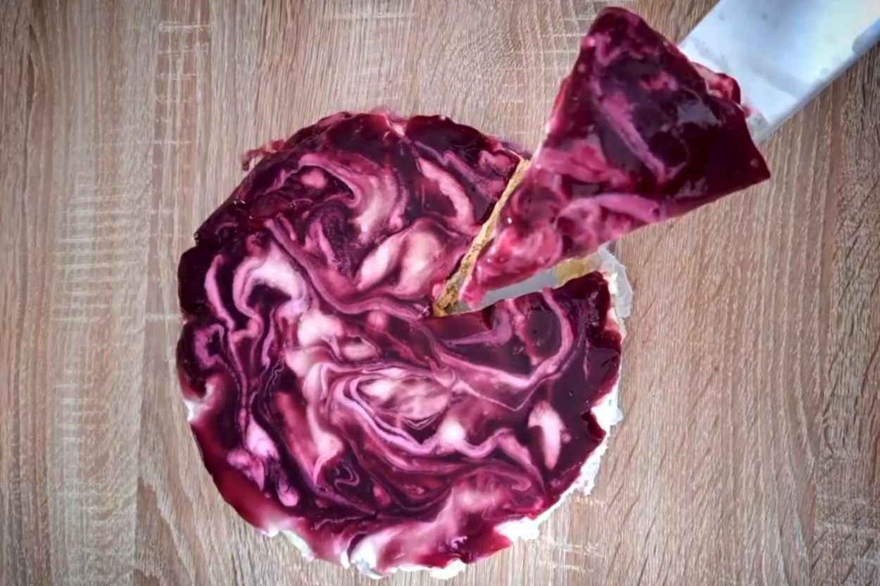 Siyah Üzümlü Cheesecake Tarifi