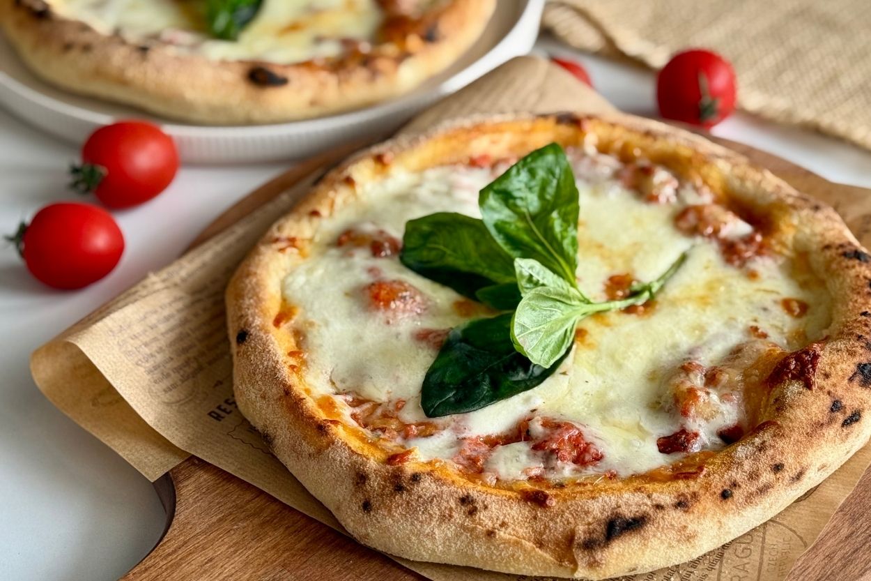 4 Peynirli Pizza Tarifi