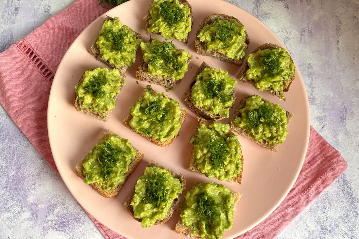 Avokadolu Kanepe Tarifi