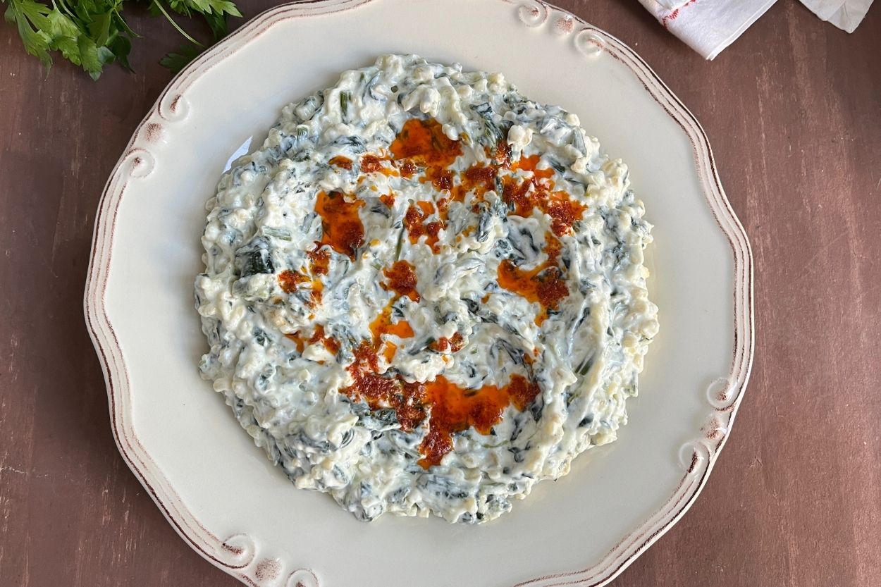 Bulgurlu Ispanak Borani Tarifi