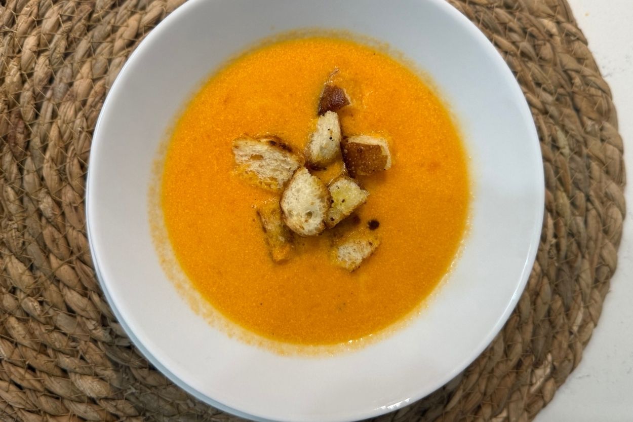 Ev Yapımı Pratik Domates Çorbası Tarifi