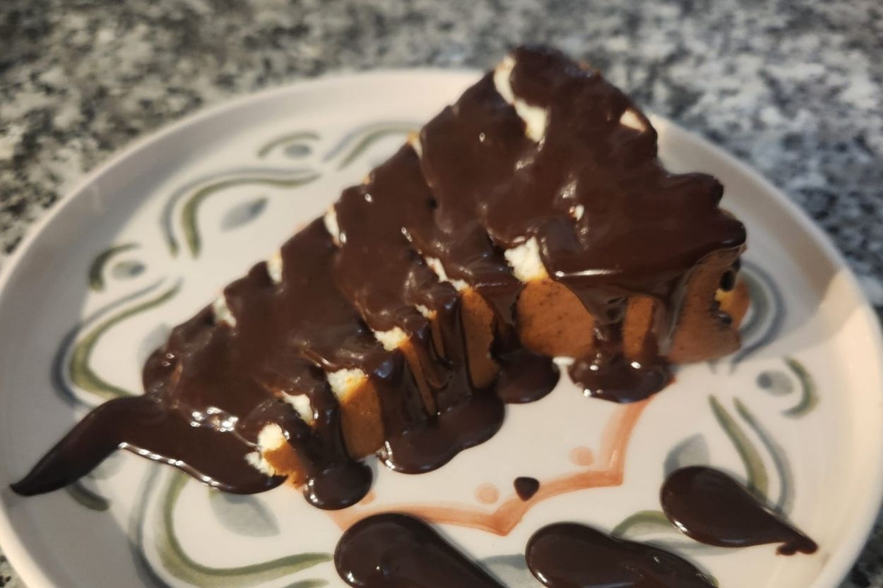 Glutensiz Çikolata Soslu San Sebastian Cheesecake Tarifi