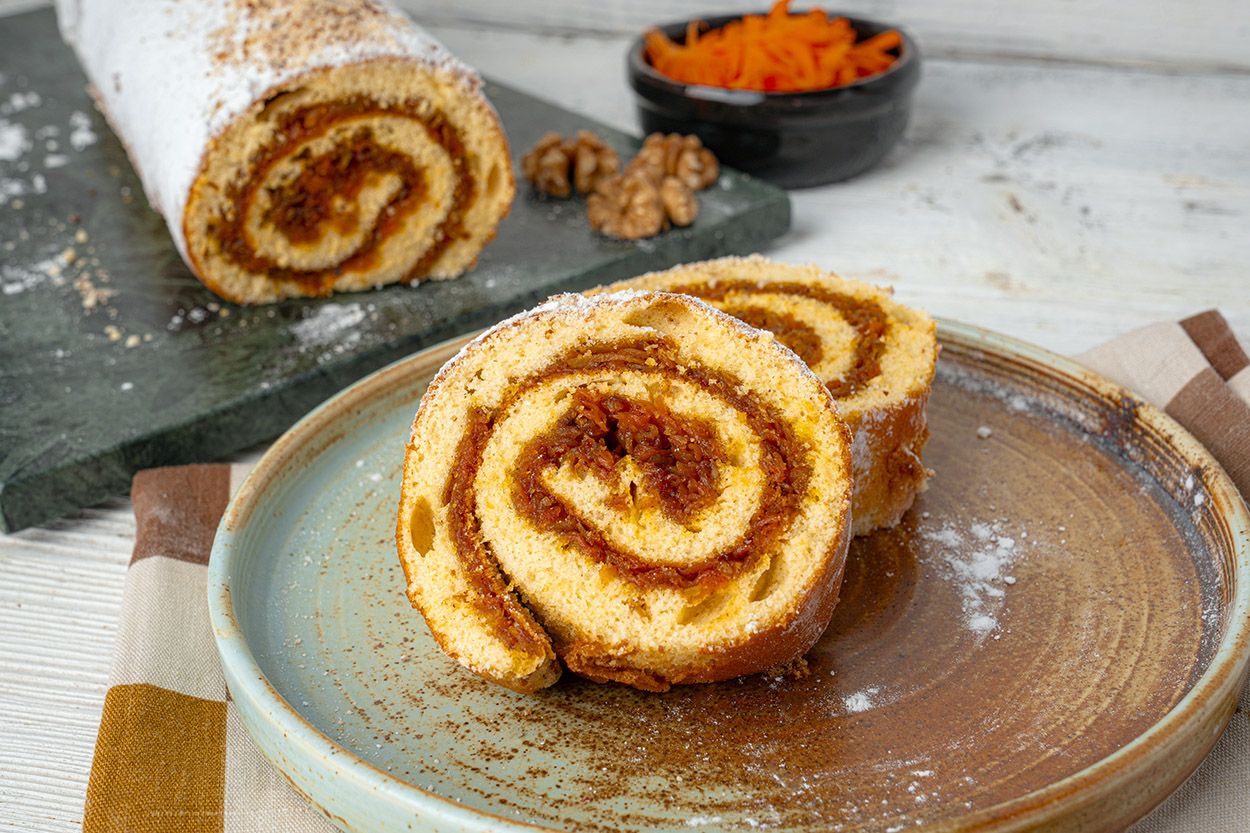 Bal Kabaklı Havuçlu Rulo Kek Tarifi