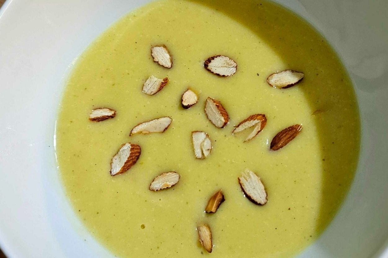 Köri Baharatlı Karnabahar Çorbası Tarifi