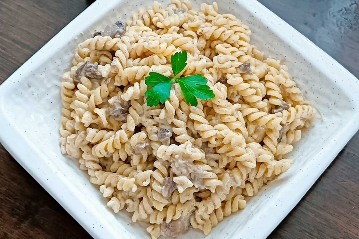 Mantar Soslu Makarna Tarifi