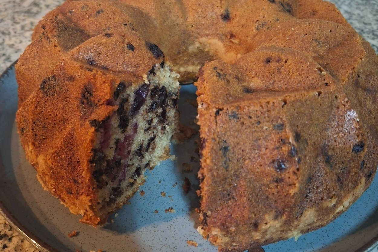 Orman Meyveli Damla Çikolatalı Kek Tarifi