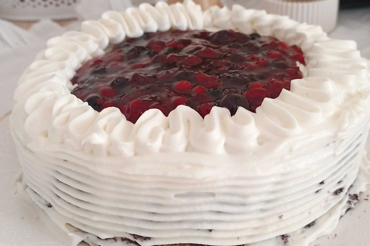 Orman Meyveli Ev Yapımı Pasta Tarifi