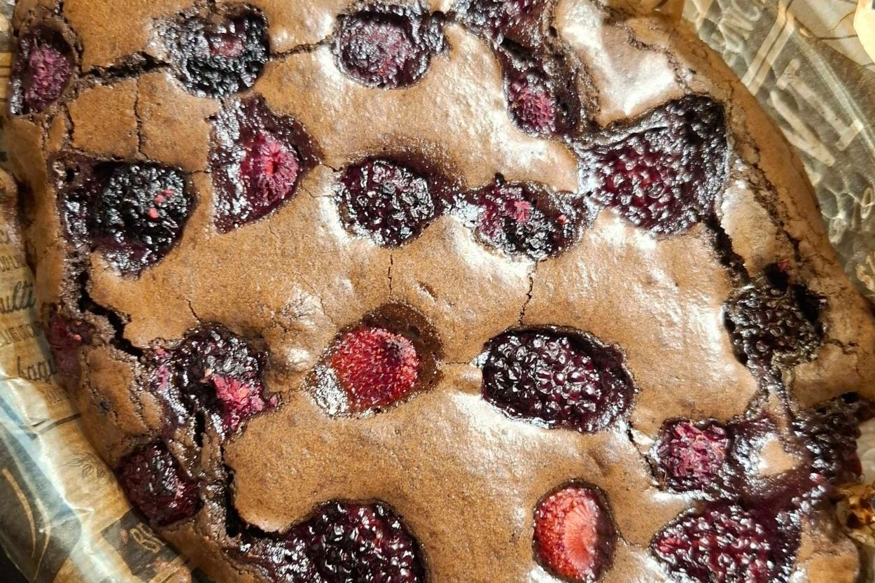 Orman Meyveli Kinder Brownie Tarifi