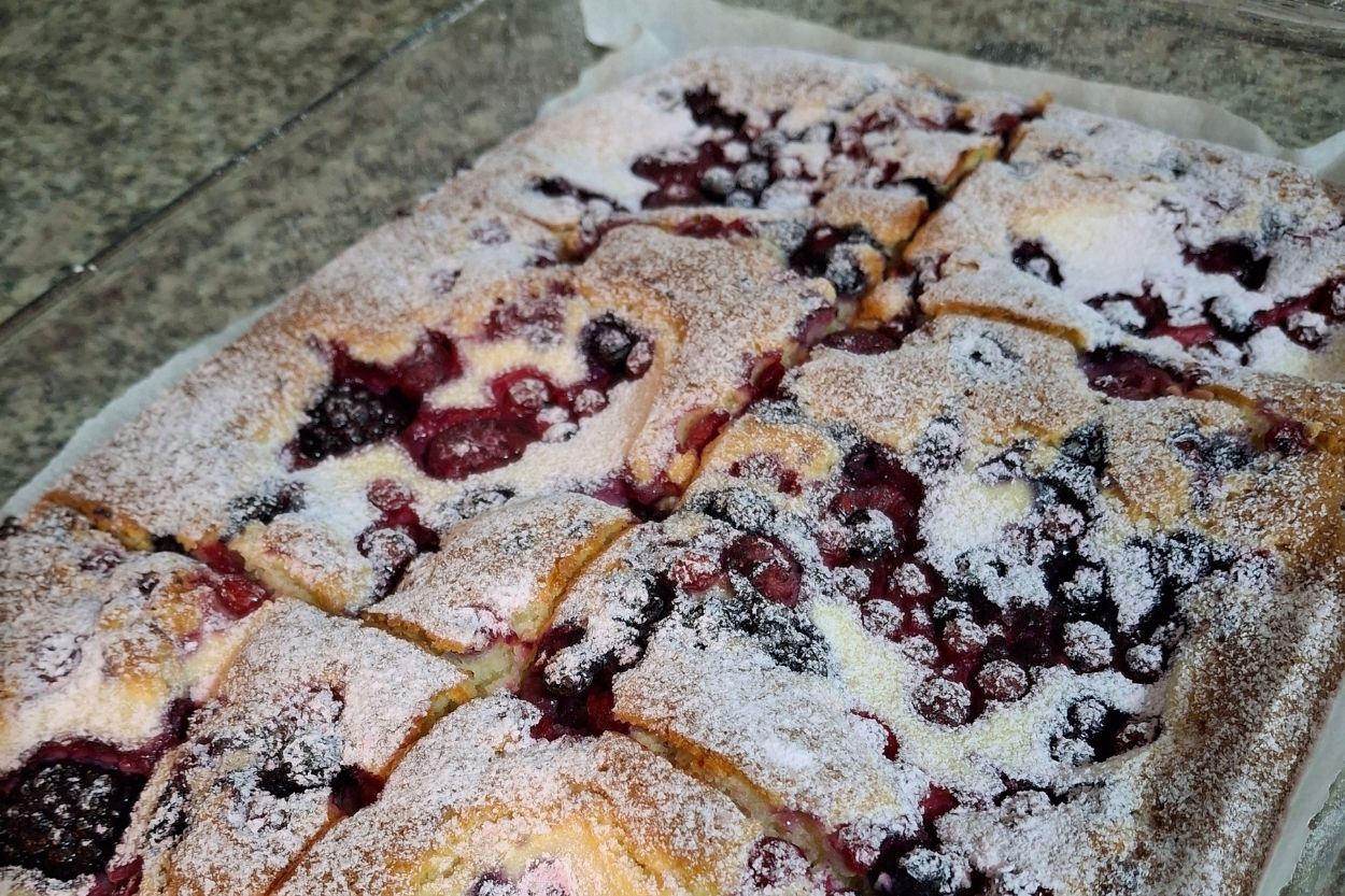 Orman Meyveli Labneli Kek Tarifi