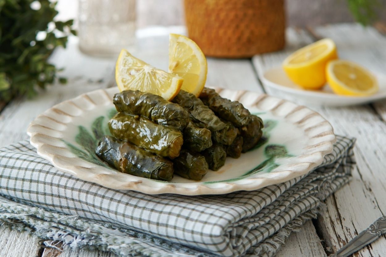 Zeytinyağlı Pazı Sarması Tarifi