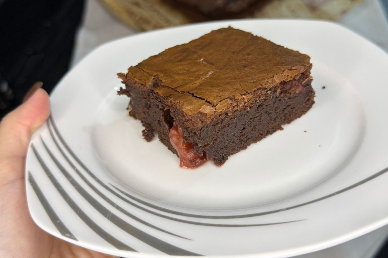 Glutensiz Bitter Çikolatalı Brownie Tarifi