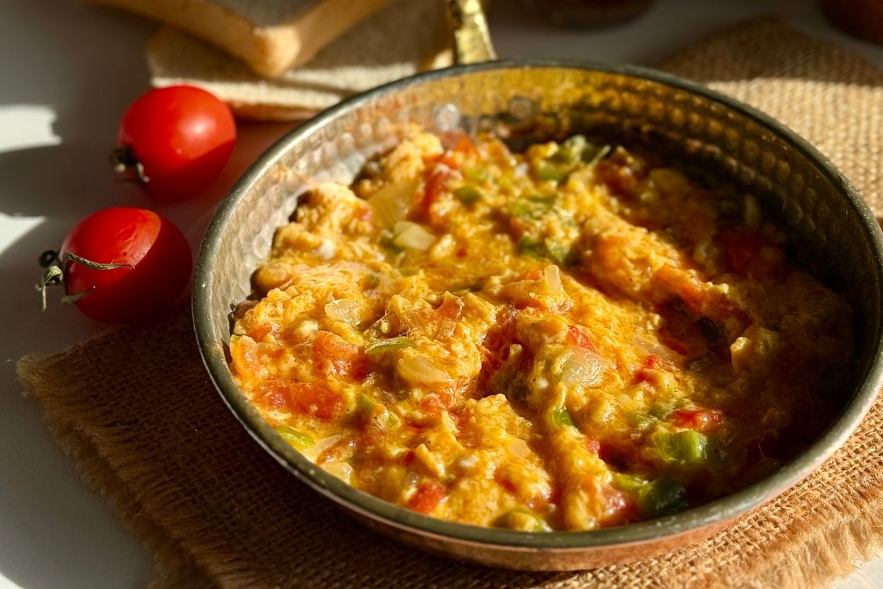 Kaymaklı Menemen Tarifi