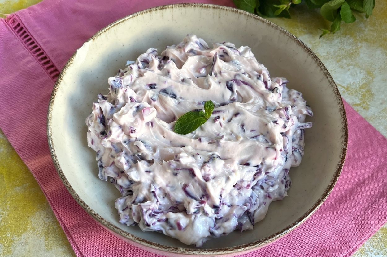 Mor Lahana Mezesi Tarifi