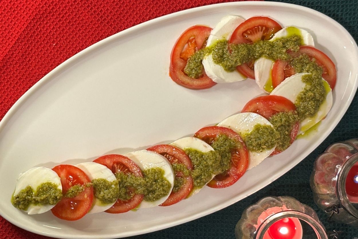 Mozzarella Domates Salatası Tarifi