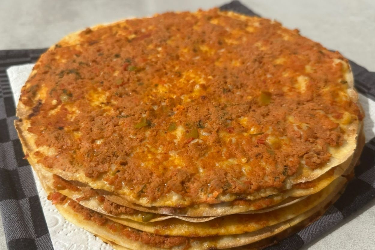 Ev Lahmacunu Tarifi