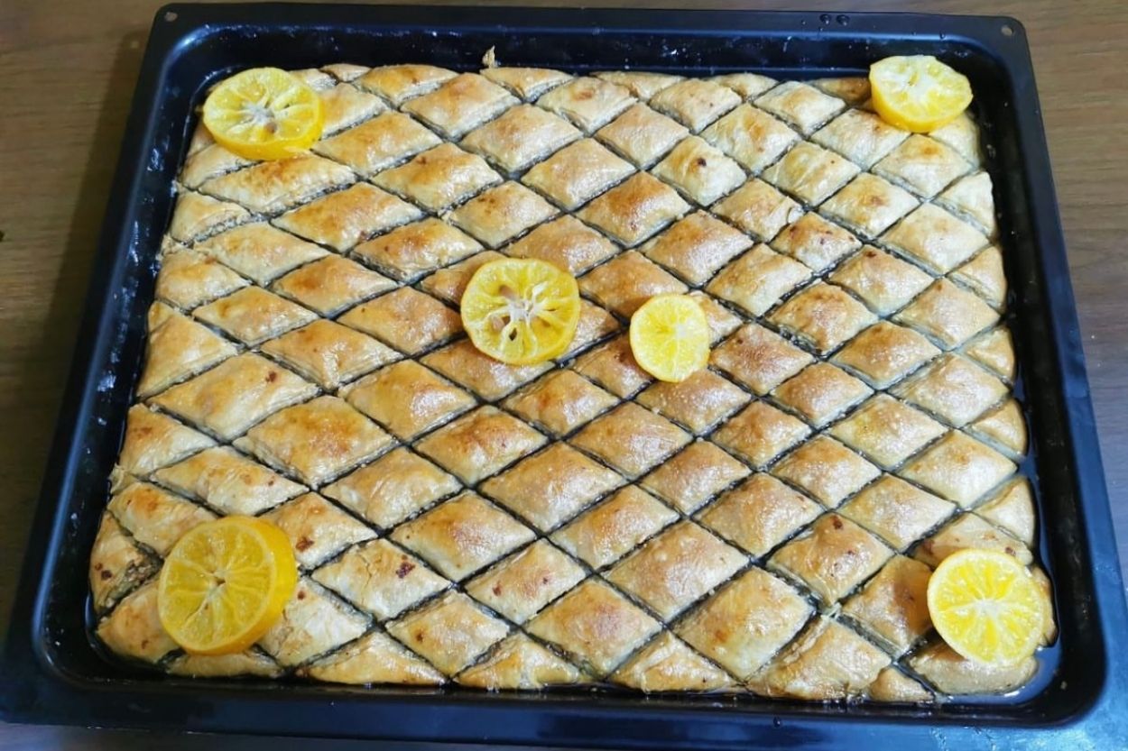 Evde Hazır Yufkadan Baklava Tarifi