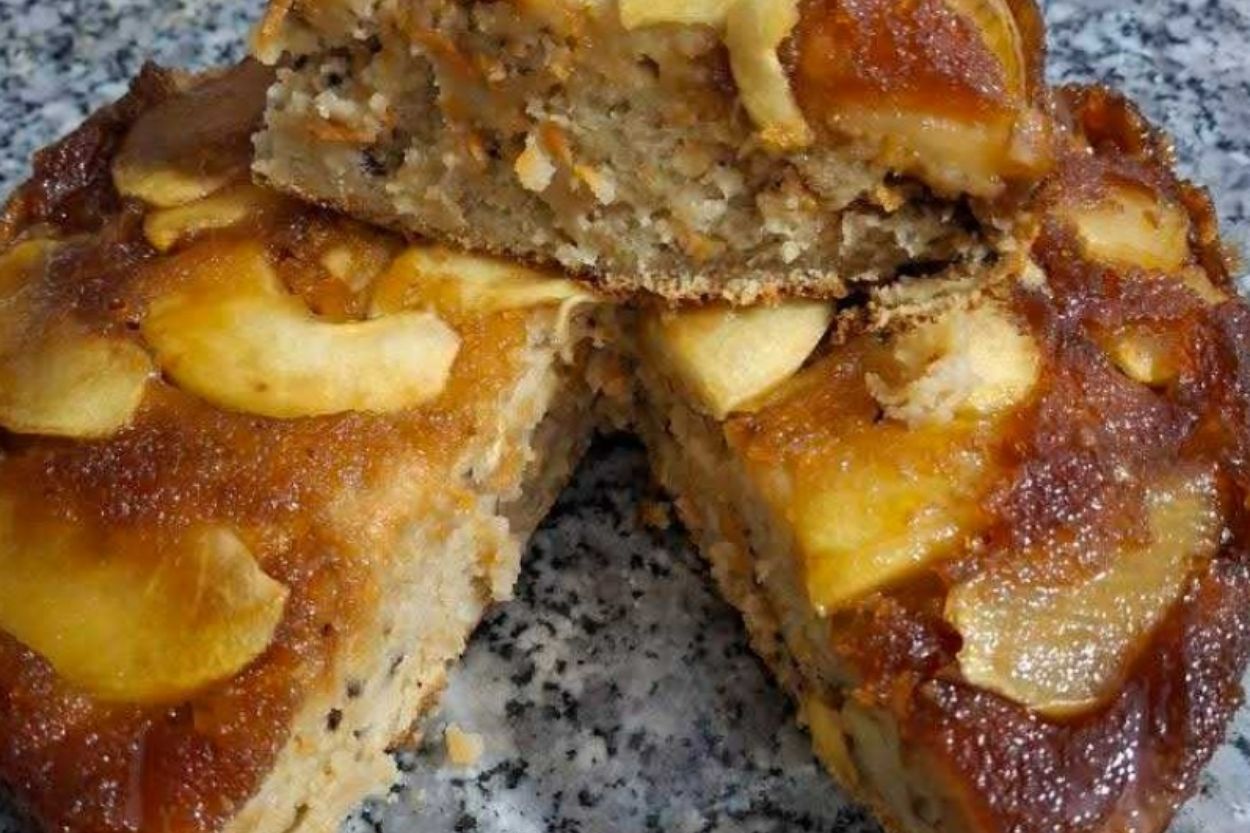 Karamelli Elmalı Havuçlu Kek Tarifi