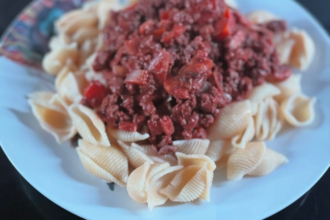 Salçalı Kıymalı Makarna Tarifi