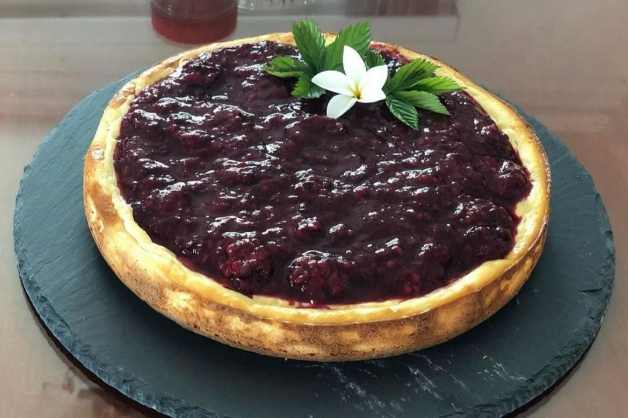 Tam Ölçülü Frambuazlı Cheesecake Tarifi