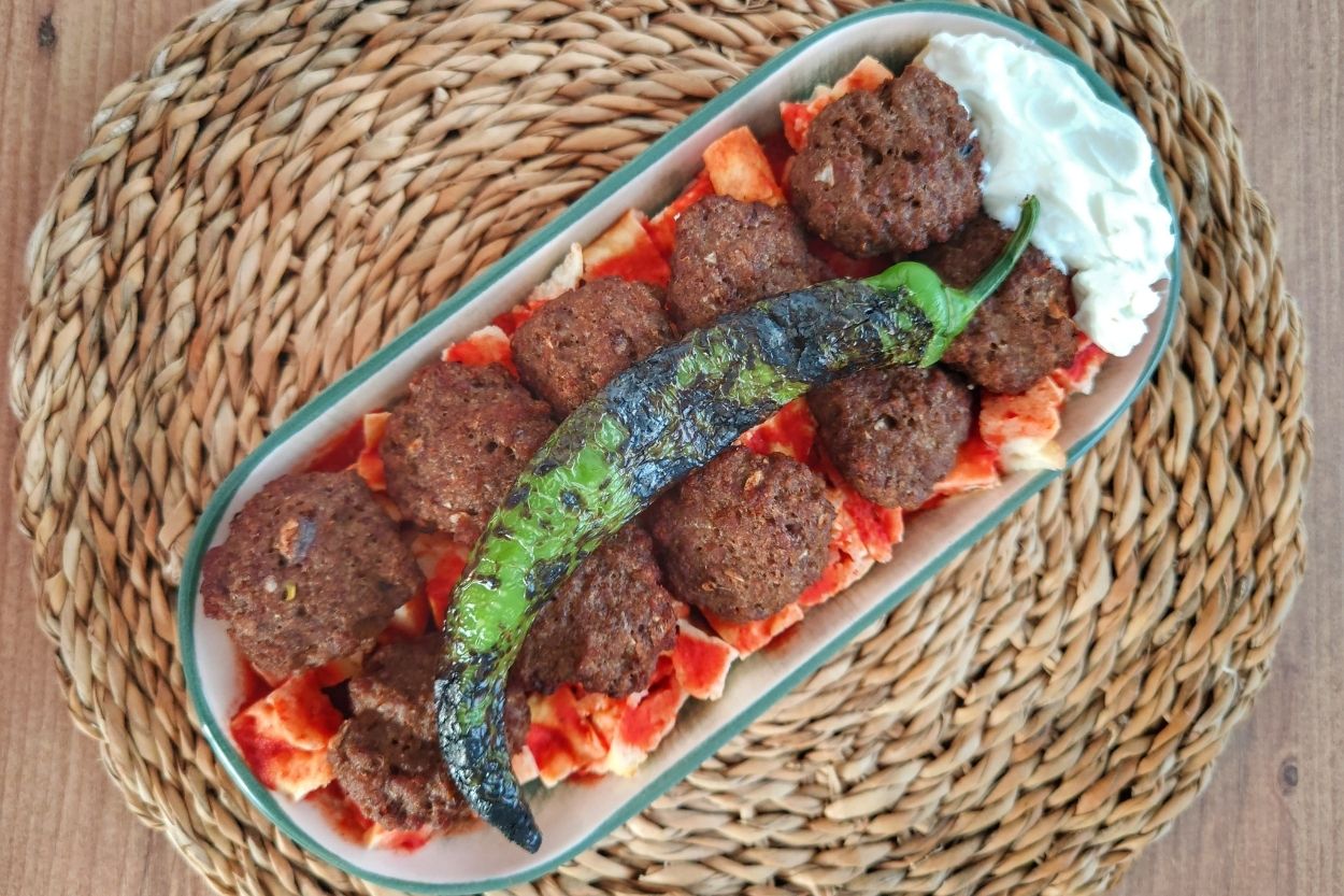 Ev Yapımı Pideli Köfte Tarifi