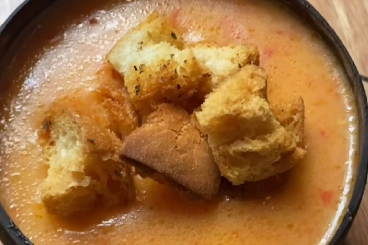 Kremalı Köz Biber Çorbası Tarifi